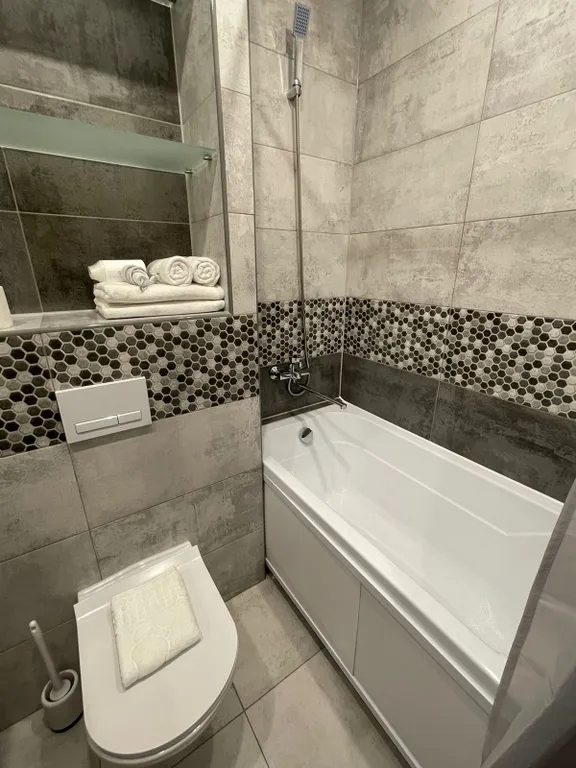 Новый апартамент с красивым видом из окна