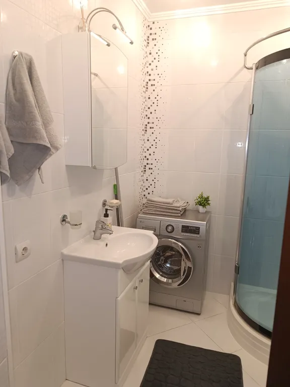 Двухкомнатная квартира на берегу моря