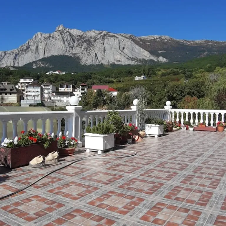 Коттедж Дом с видом на гору Ай-Петри — аренда посуточно в Гаспра