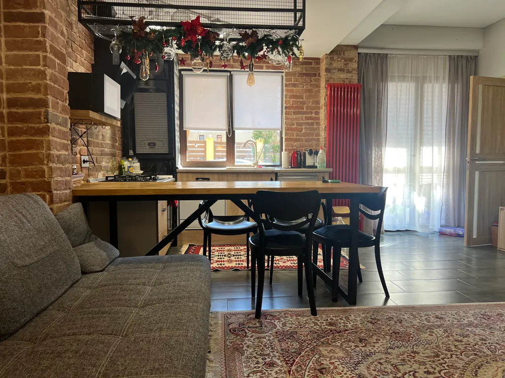 Апартаменты  с террасой с видом на горы в самом центре курорта Красная