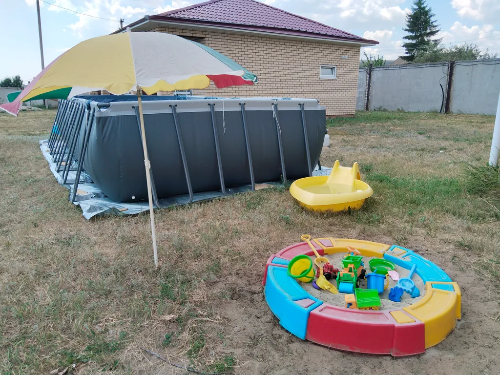 Дом с бассейном рядом с Волгой