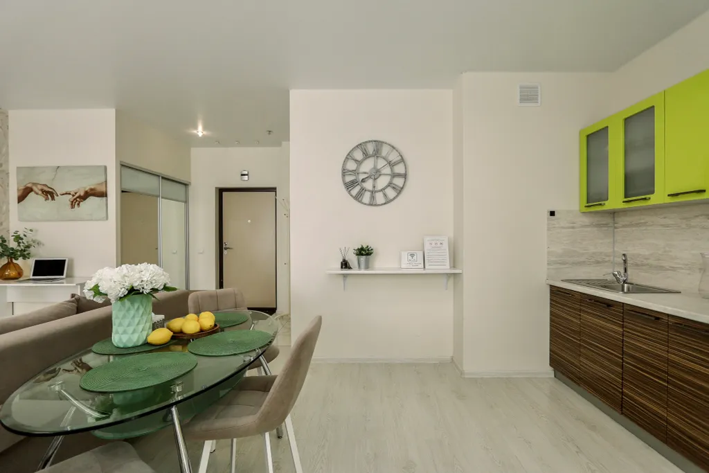 4 Угла: Тот самый ЖК колизей на набережной, М.Горького, 150