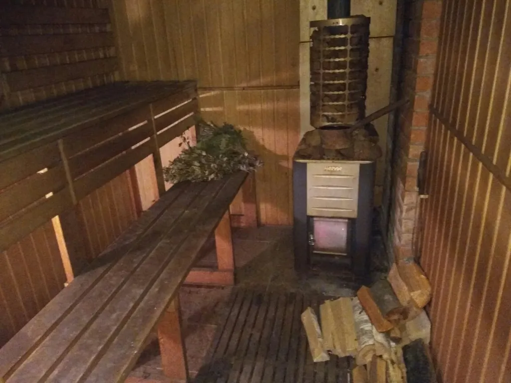 Логово рыбака и охотника на берегу Волги