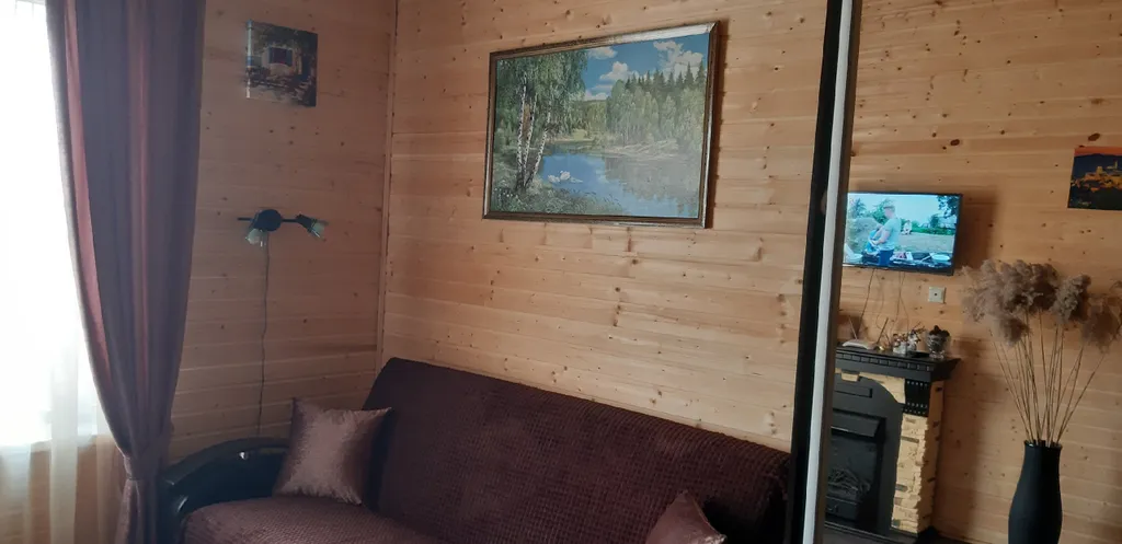 Часть дома рядом с озером