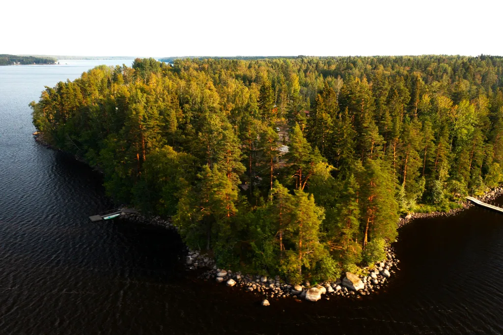 Коттедж Дом с одной спальней на 1 линии с видом на озеро — Приморск