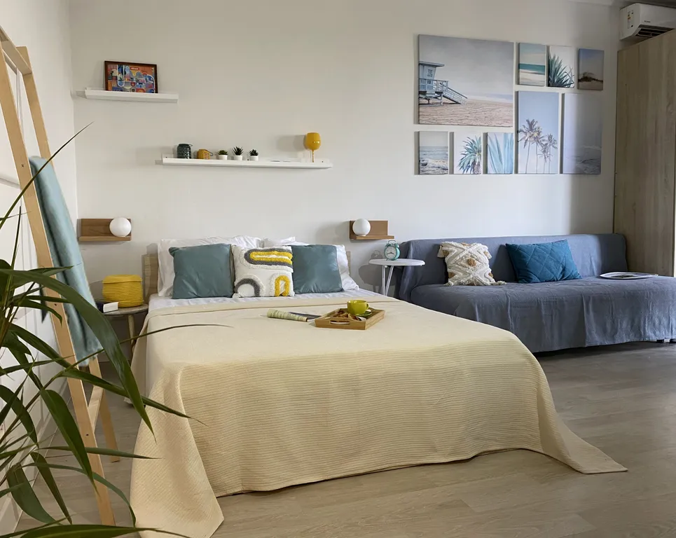 Солнечная, видовая квартира в центре — аренда посуточно в Сухум