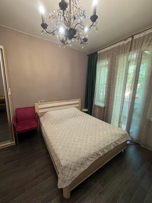 Студия с балконом рядом с улицей Ленина