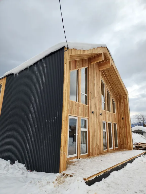 Коттедж с 3 спальнями и видом на озеро — аренда посуточно в Байкальск