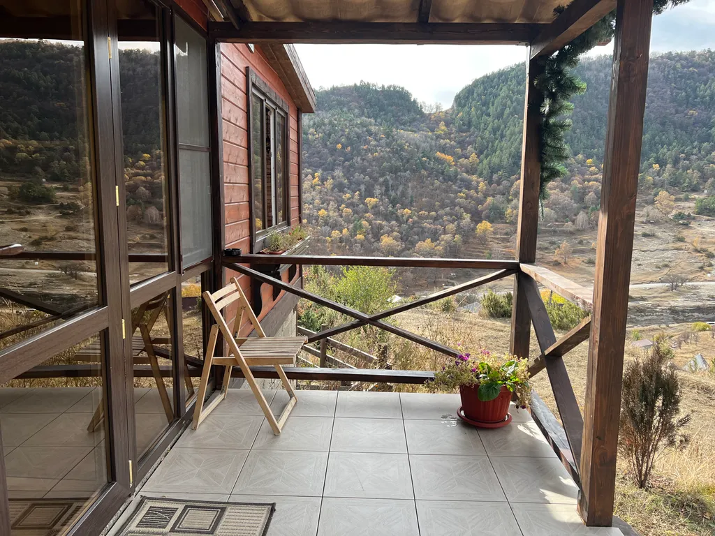 Домик на солнечном холмике Гуниба