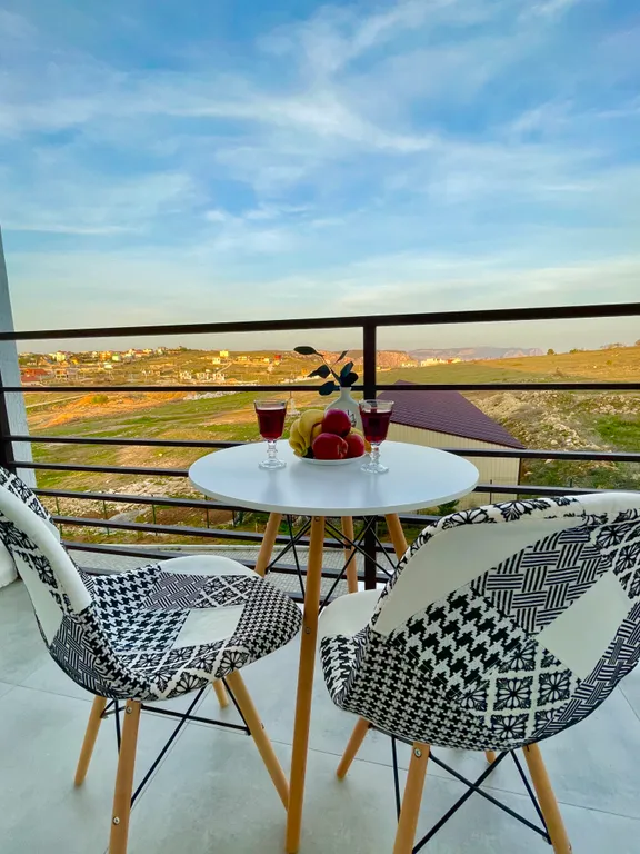 Квартира Для романтической пары или семьи квартира с видом на горы и море — Севастополь