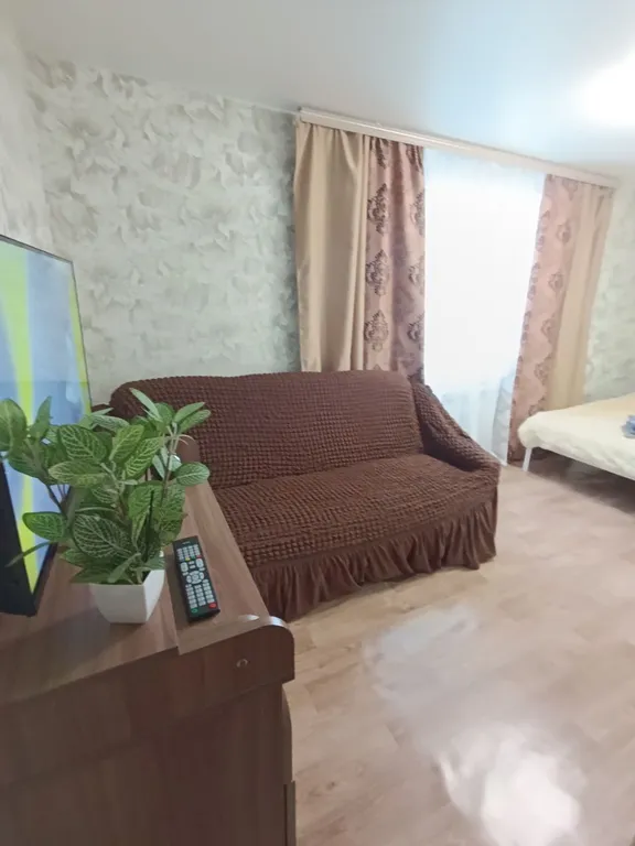 Квартира Посуточно двухкомнатная квартира в центральном районе города — Луганск