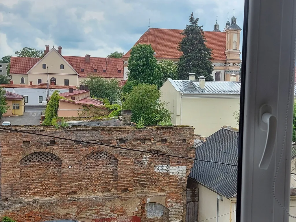 Просторная студия с видом на старинный Гродно