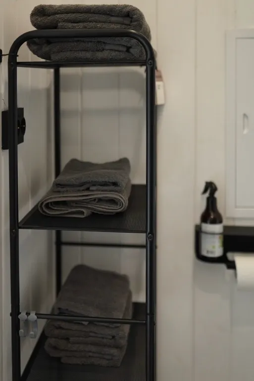 Домик на Новогодние праздники с панорамными окнами в лесу