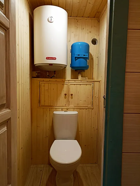 Уютный домик рядом с озером