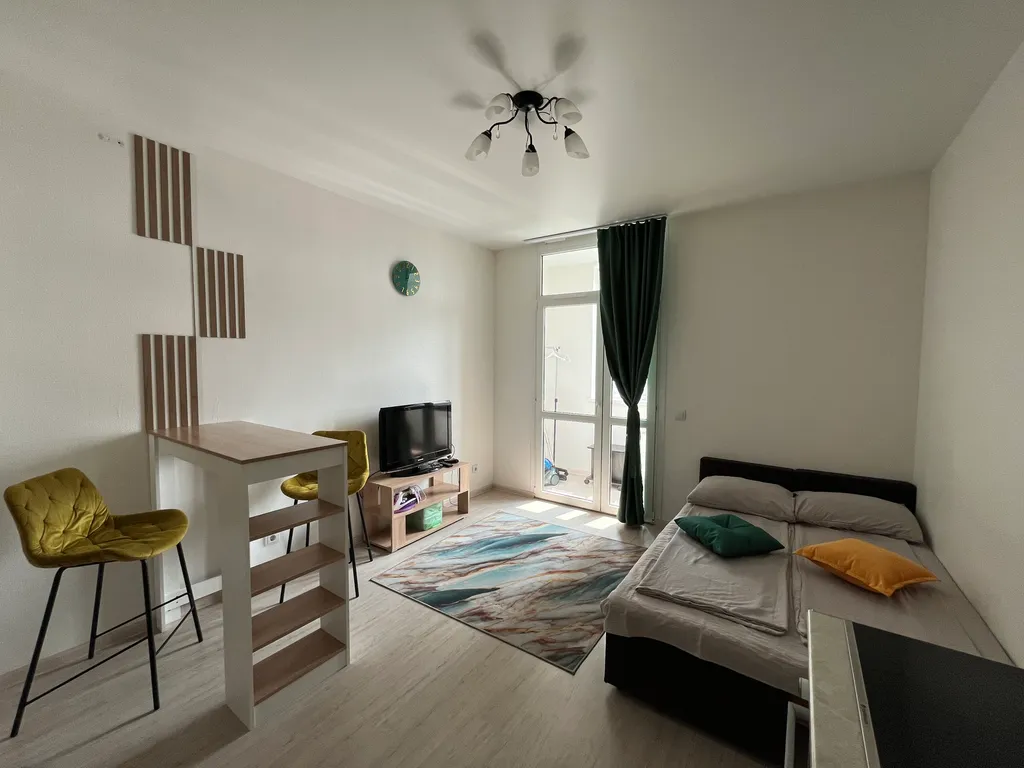 Уютная, новая квартира-студия в экологическом районе — аренда посуточно в Анкудиновка