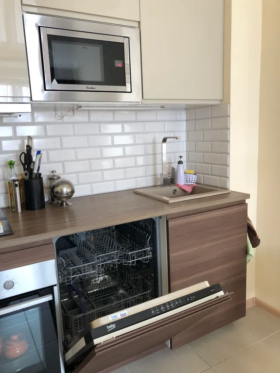 Приличная, уютная квартира возле метро