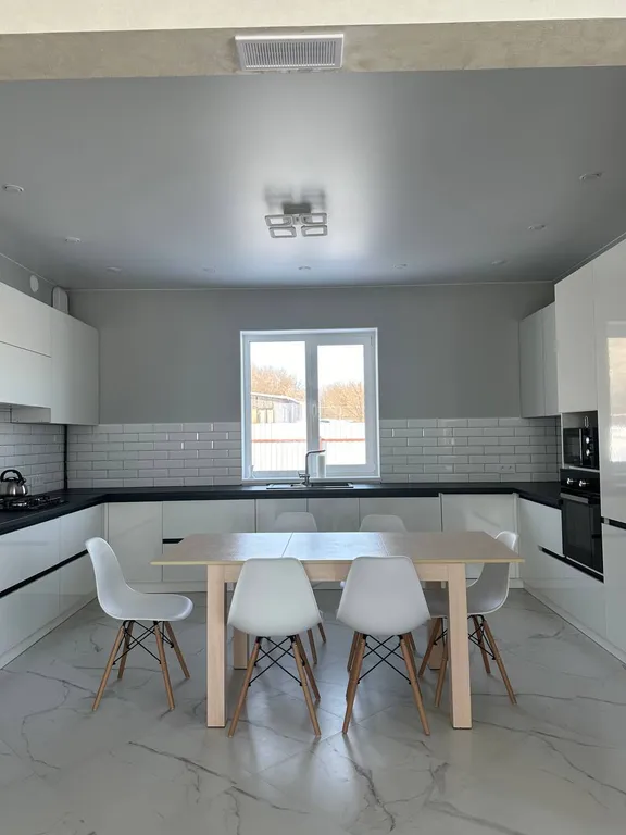 Новый, уютный дом