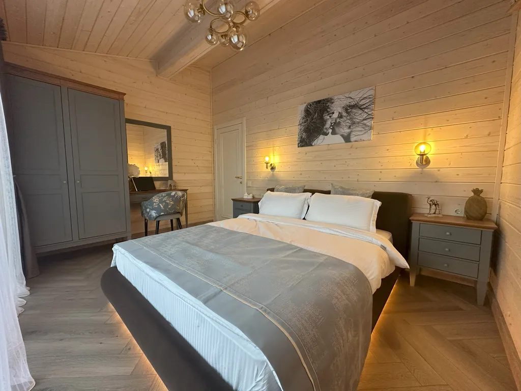 Барнхаус Дом у озера с видом на лес и озеро