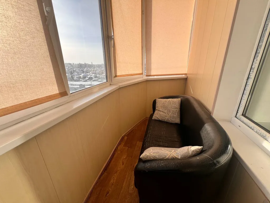 Квартира Уютная светлая студия, центр, ТЦ Вояж, парковка, кафе, аквапарк источник — Тюмень