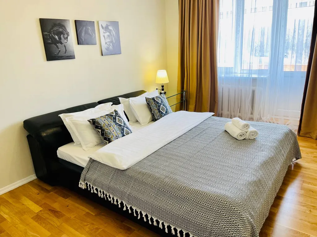 Квартира 3-комнатная Самал-1 — аренда посуточно в Алматы