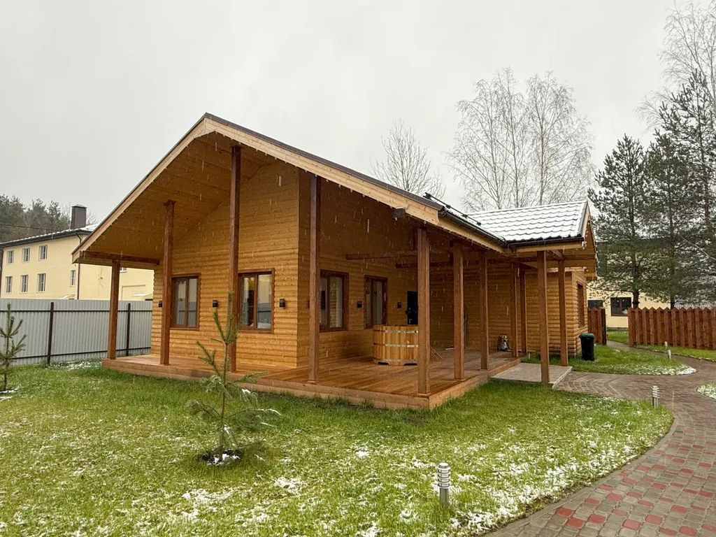 Новый уютный дом с баней у леса