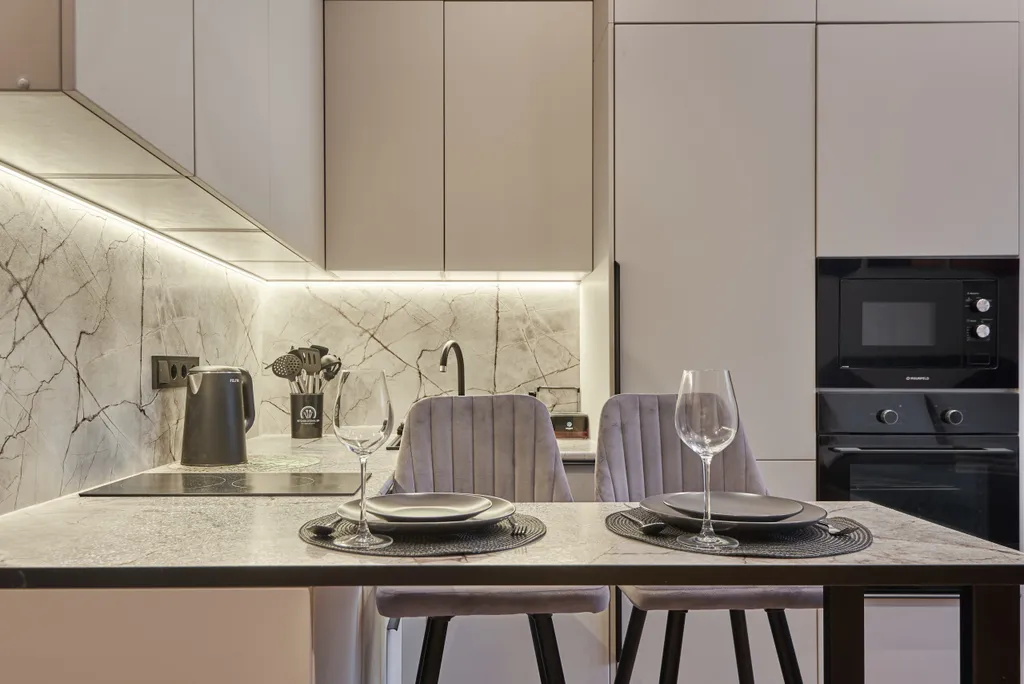 Студия для трех гостей