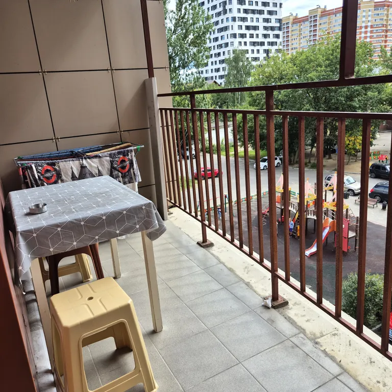 Хорошая квартира в новостройке с тремя раздельными местами