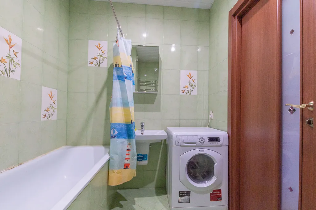 Истомáн 2+2 с видом на город