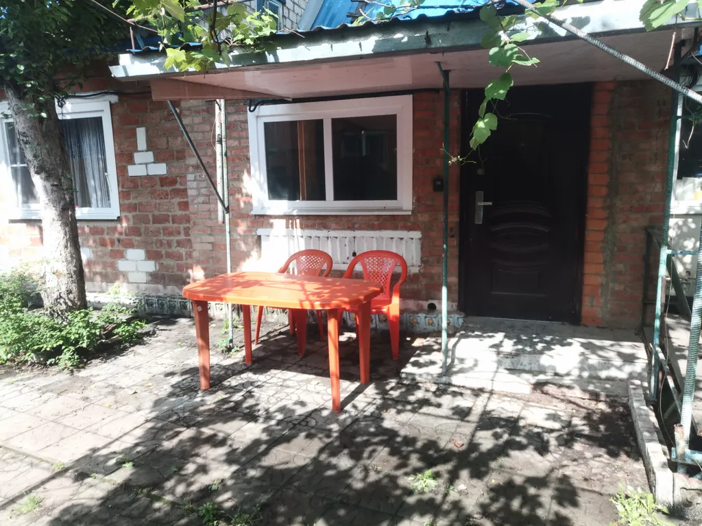 Небольшая квартира-студия с двориком