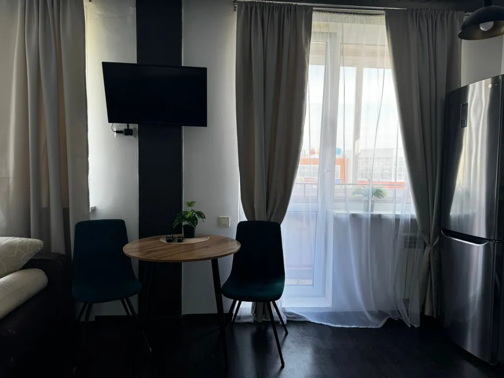 Просторная студия с видом на реку с бесконтактным заселением