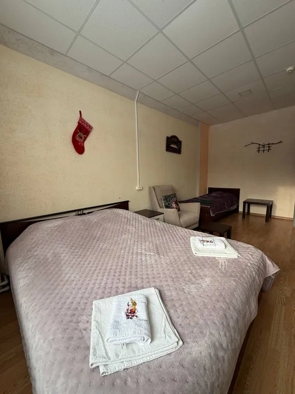 Квартира Трехместный номер 5 — аренда посуточно в Старица