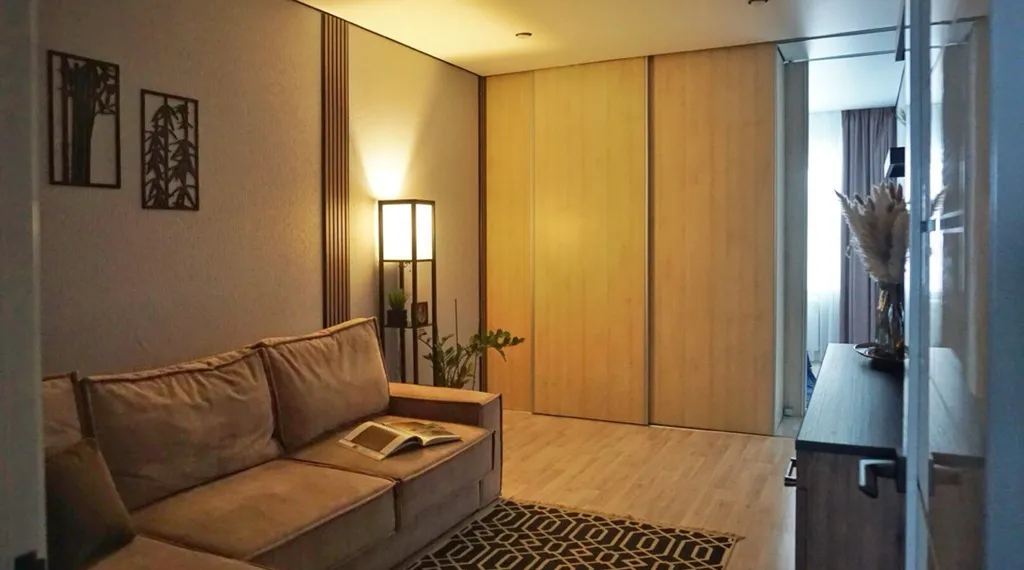 Стильная двушка с яркой кухней