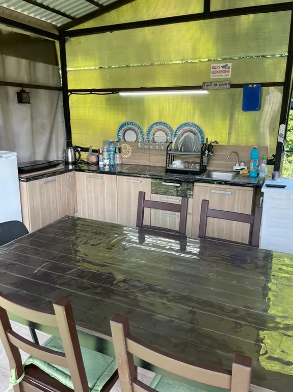 Двухкомнатный номер с видом на реку и бассейном