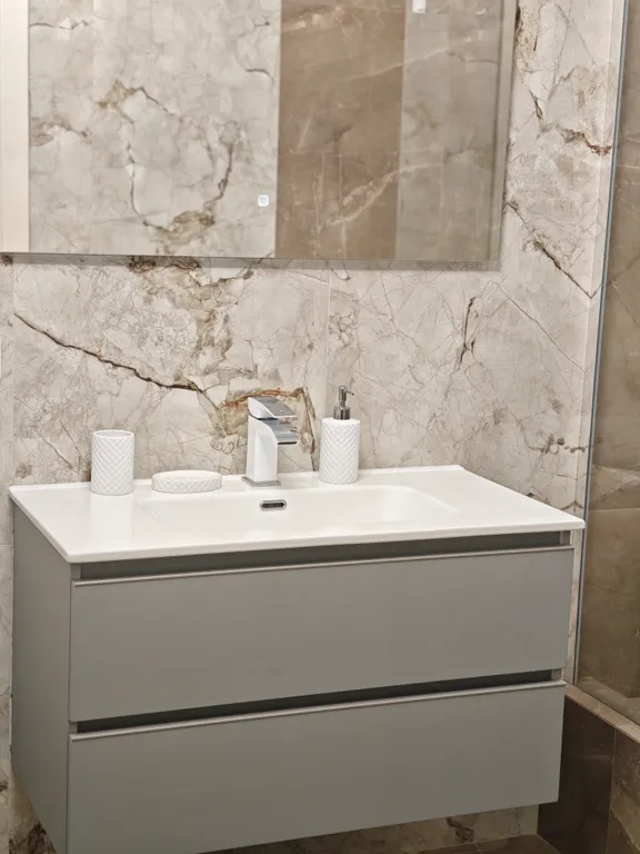 Апартаменты класса Люкс, первая береговая линия