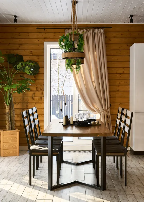 Дом в лесу у озера