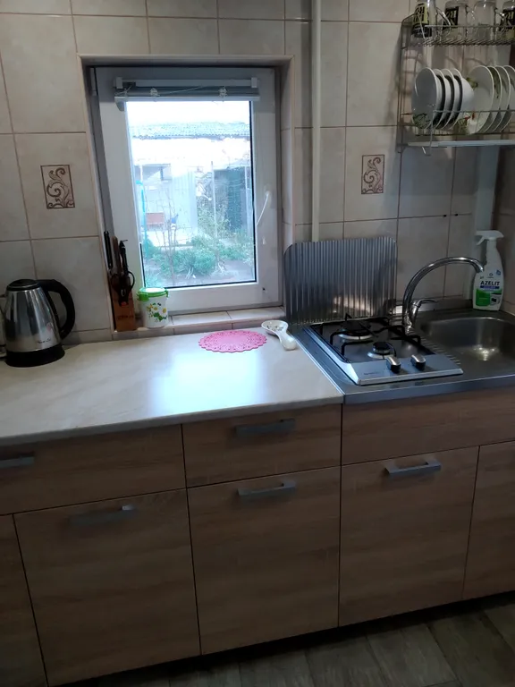 Часть дома с двумя комнатами