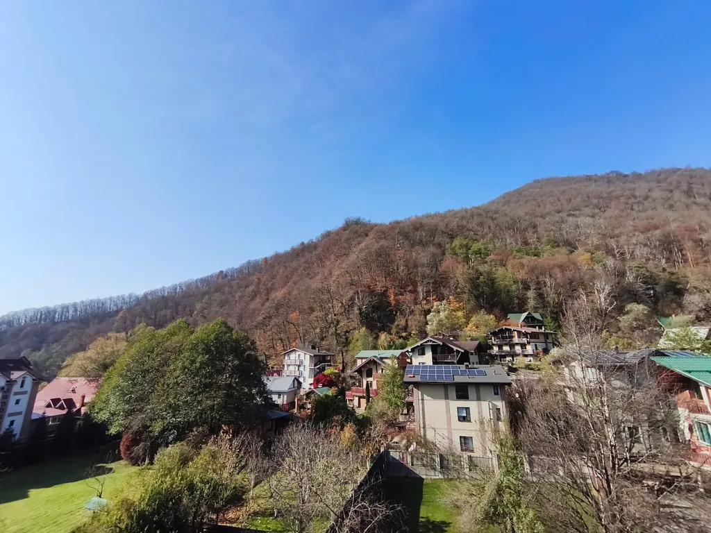 Современный апартамент-студия с видом на горы