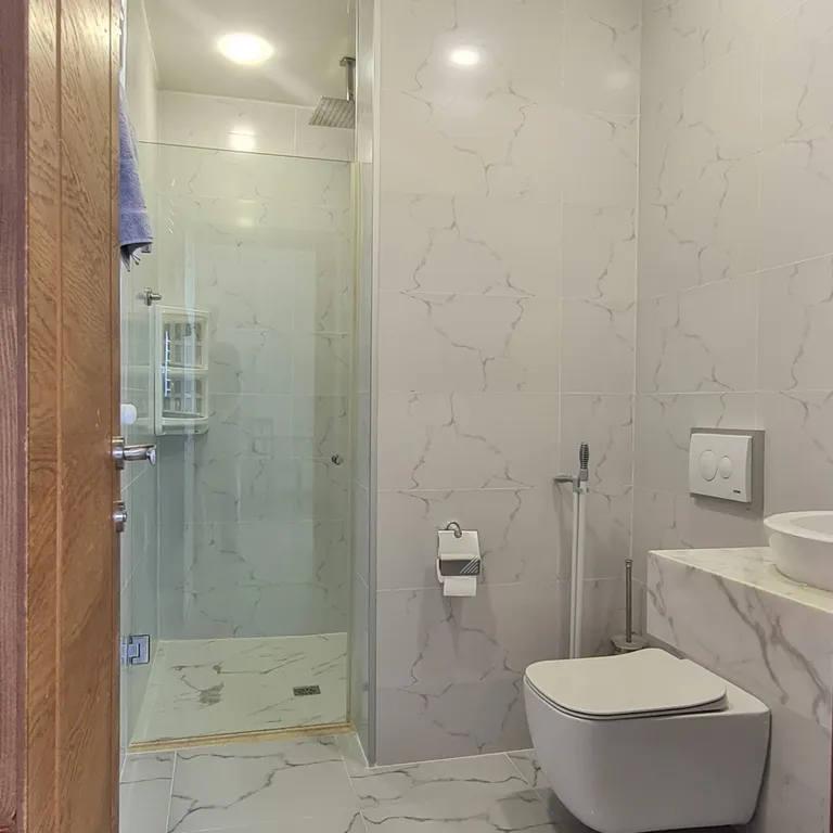 Апартамент #15: 2 спальни, кухня, гостиная, вид на море и горы