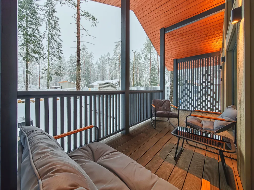 Новый дом на лесном участке