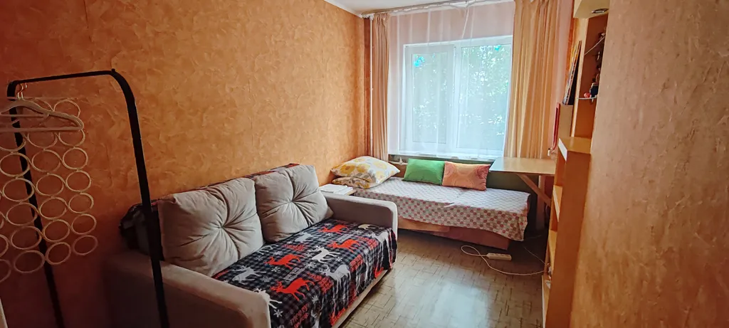 Уютная комната Айна