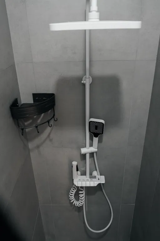 Современный трехместный номер в доме с видом на океан и вулканы