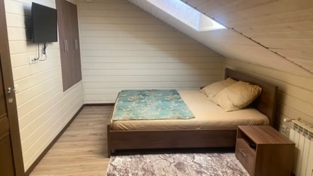 Таунхаус Янтак #1 дерево