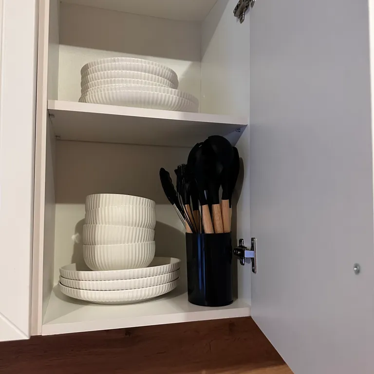 Домик в лесу с панорамными окнами