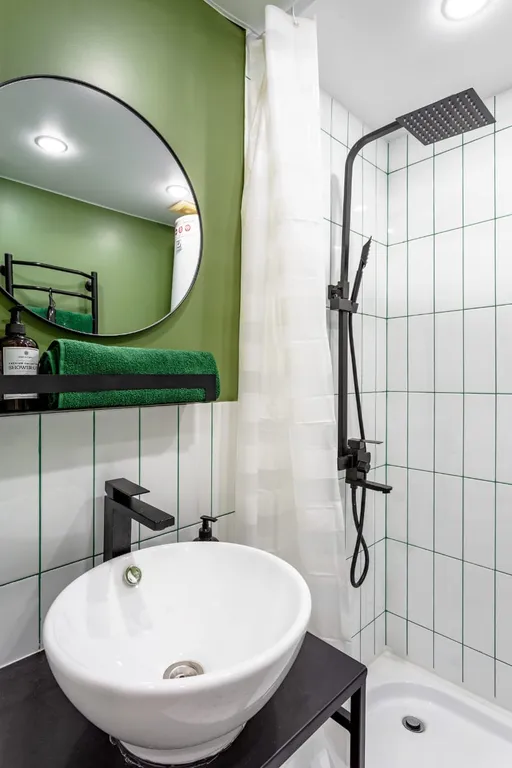 Микро- студия около онкологического центра им. Цыба