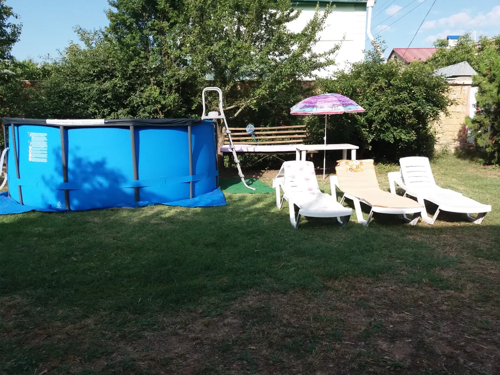 Коттедж Большой дом-дача с двором, бассейном, беседкой, мангалом — аренда посуточно в Евпатория