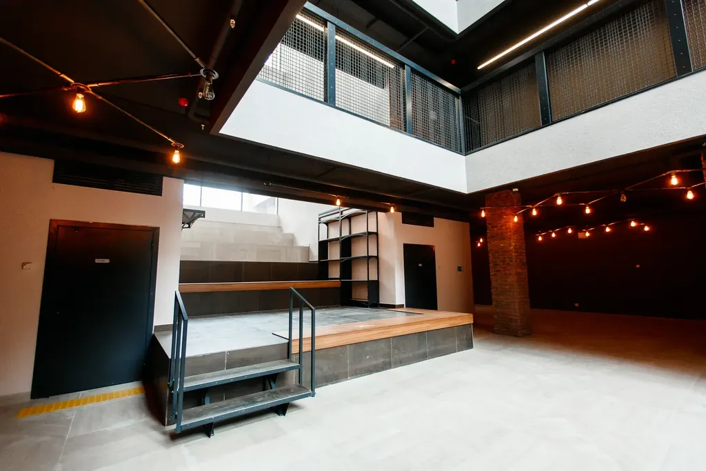 Студия в историческом центре с балконом у набережной