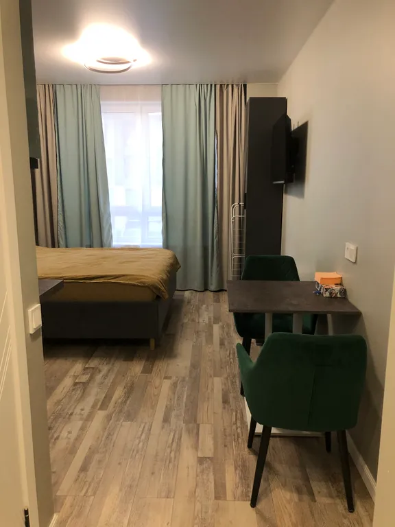 Студия современным новым ремонтом