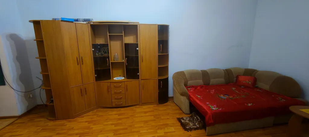 Квартира-студия в центре города с парковкой во дворе