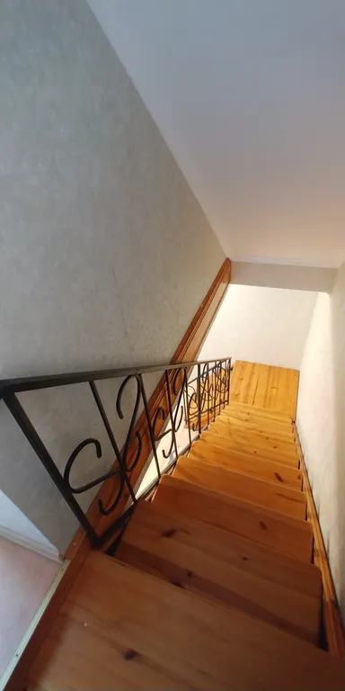 Жилой дом с внутренним двориком, рядом море