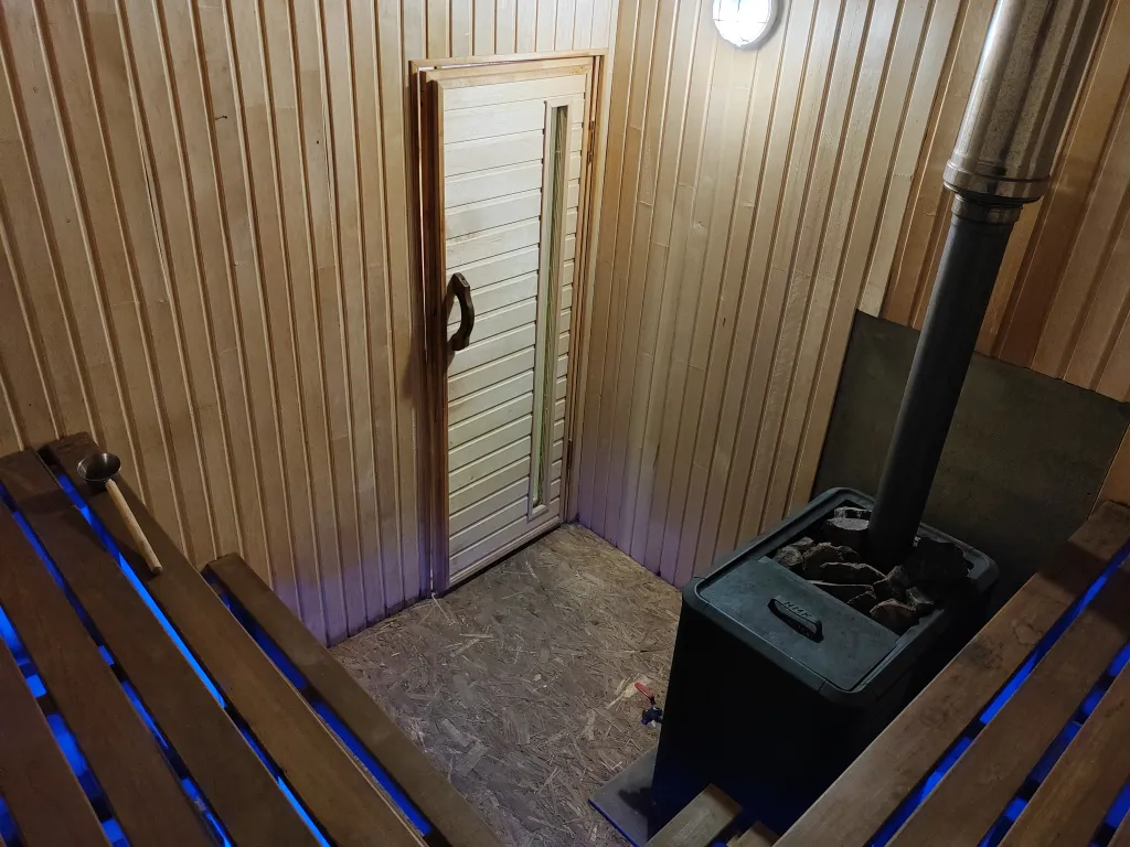 Комплекс с баней из бруса на берегу моря